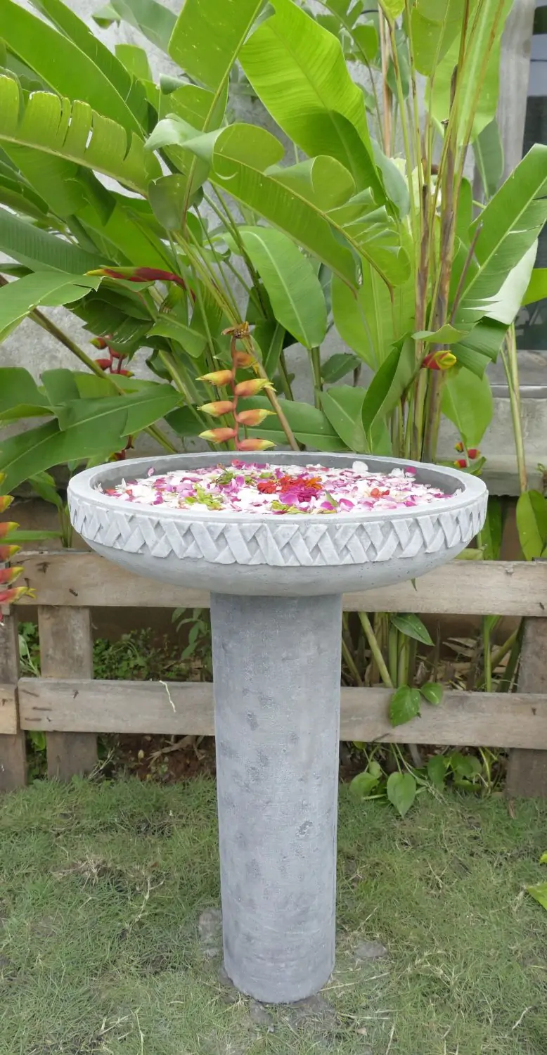  Product image 4 of the product “Semarang - Bowl with geometrical motif, Ø 50 cm | cast stone ”